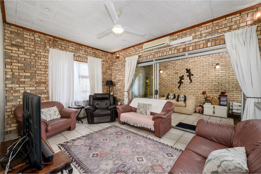 5 Bedroom Property for Sale in Newton Park Eastern Cape